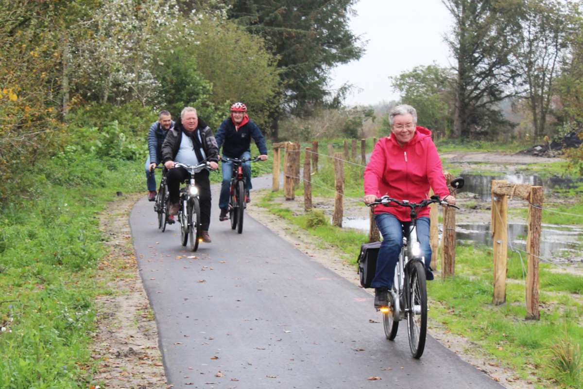 Eine Gruppe Fahrradfahrer