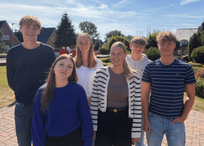 Die aktuellen Auszubildenden der Amtsverwaltung. Foto: AMNF Sechs junge Menschen.